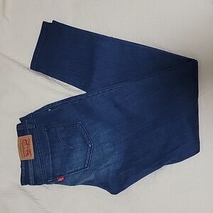Like New Levi's Original Riveted Quality Clothing Strauss & Co. 711 Skinny Jeans